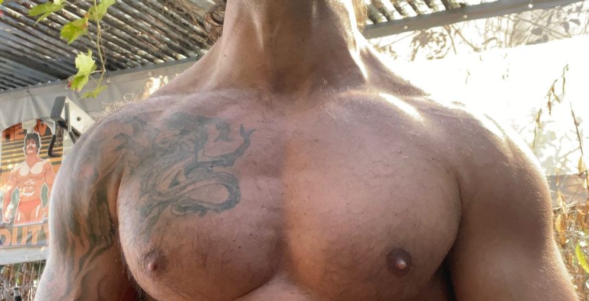 סמואל פלקון ב-2026: אל תחפש מוטיבציה – תבנה שגרה