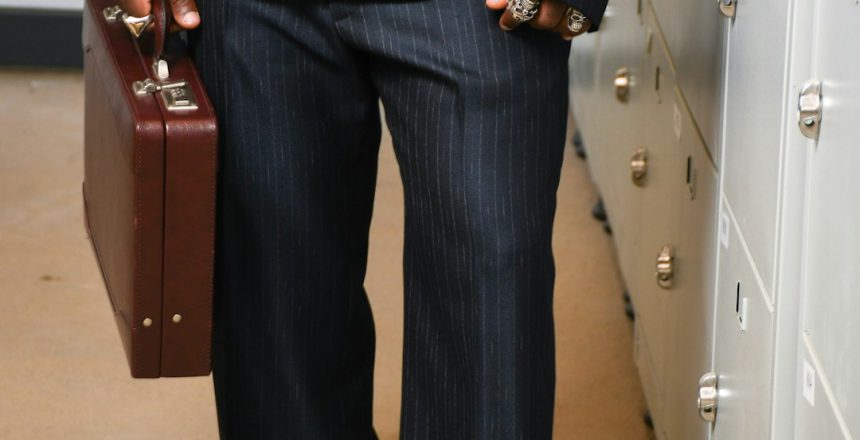 אילון אוריאל - מומחה כלכלי מוביל ומשפיע בחוות דעת כלכלית ואקטואריה